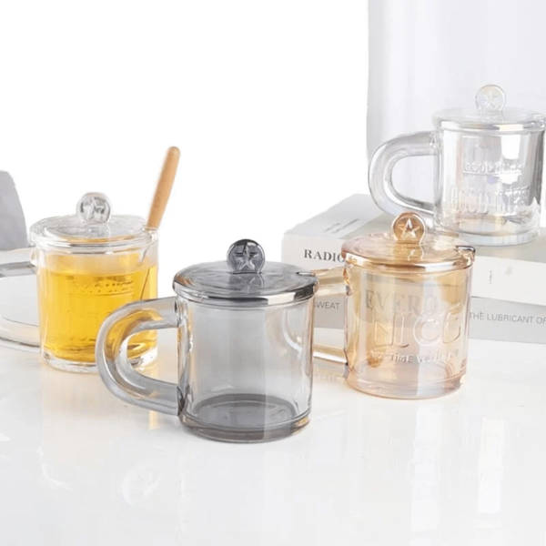Tasse en verre transparente avec couvercle