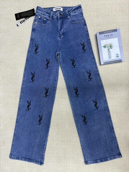 Jean droit brodé