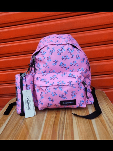 Sac à dos Eastpak motif fleurs rose