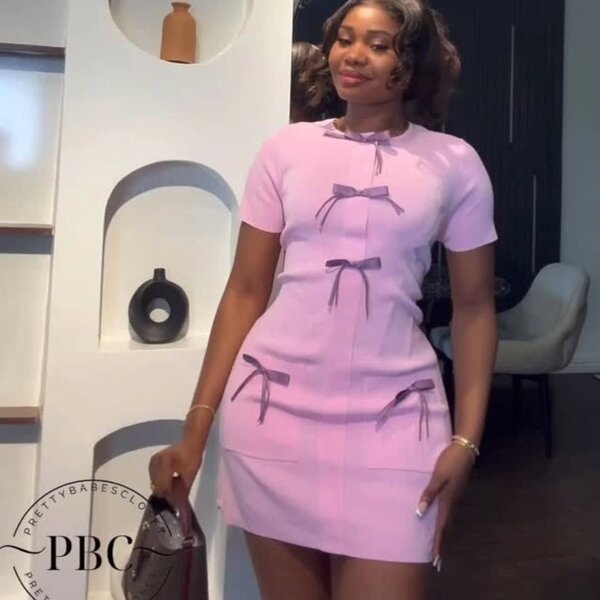 Robe Rose Glamour avec Noeuds