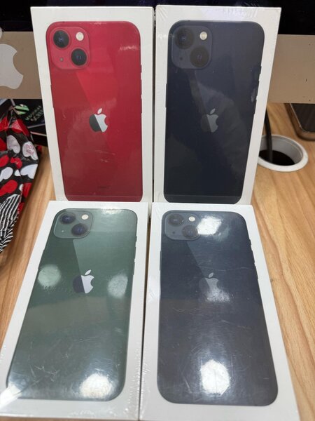 iPhone 13 simple nouveau dans cartons