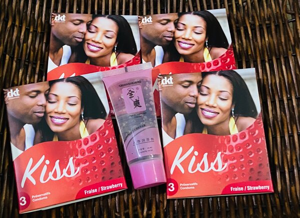 12 préservatifs + 1 lubrifiant