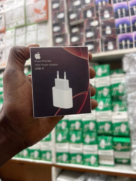 tête chargeur de iPhone 16  35w