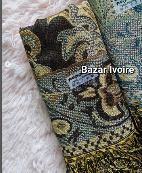 Le voile Pashmina avec impression