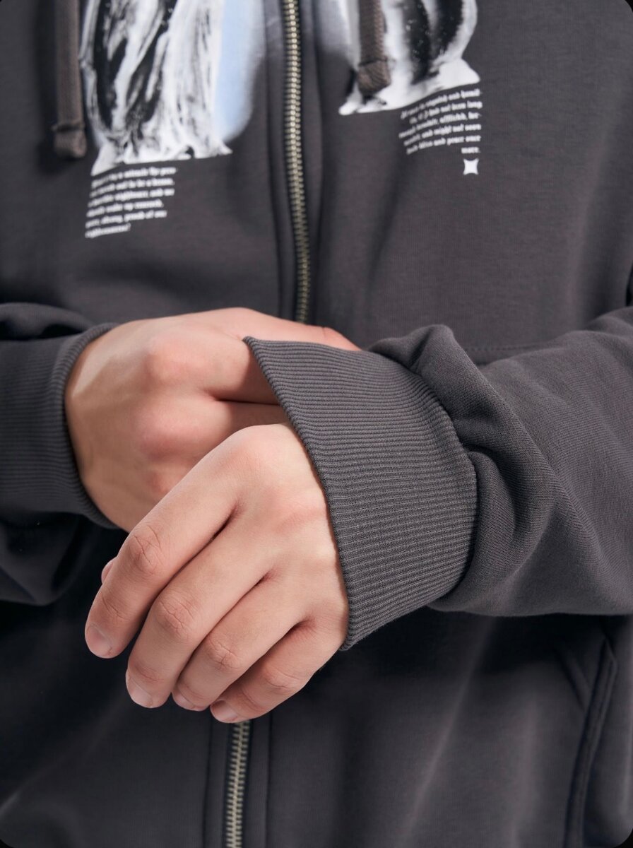 Кофта на замке