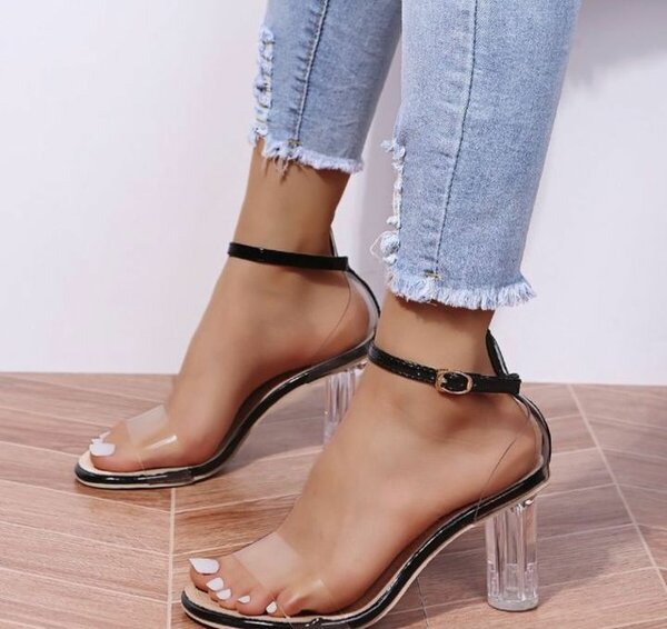 Sandales à talons transparents femme