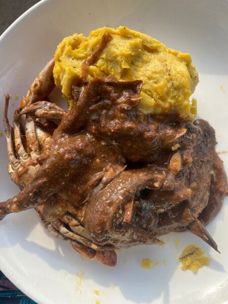 Délice de Crabe et Sauce Épicée