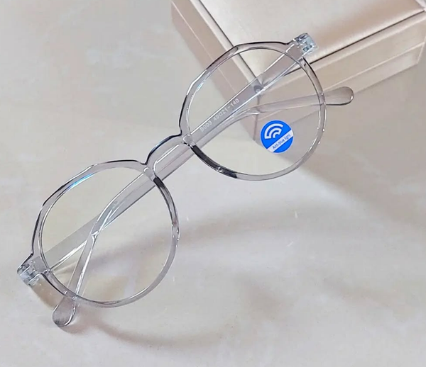 NEW IN: Optical frames with Anti-blue light available in the color shown 💞