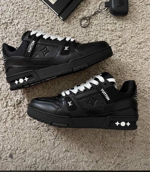 Sneakers en cuir noir élégants