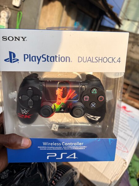 Manette Sony PS4 DualShock 4