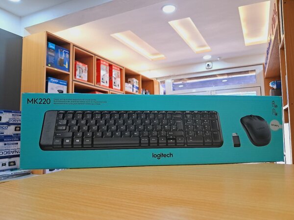 Space saving Wireless keyboard and mouse combo