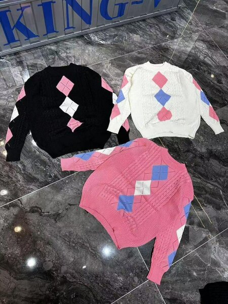 Pulls en maille à losanges colorés