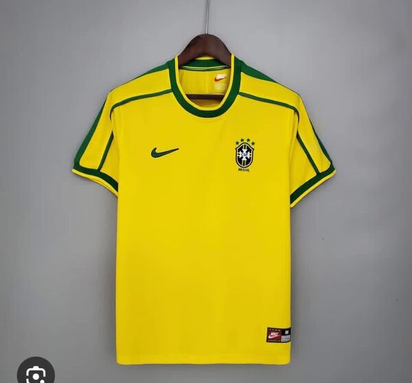 Maillot de football jaune