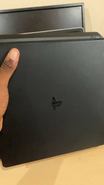 PS4 slim
