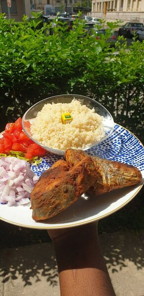 Plat de poisson et attieké