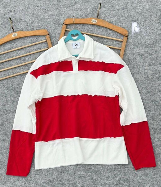 Pull rayé blanc et rouge