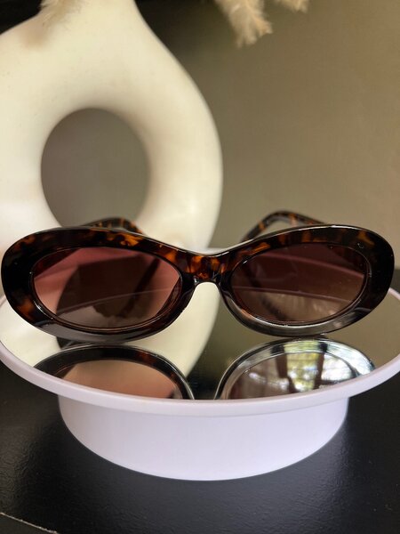 Round animal print sunglasses