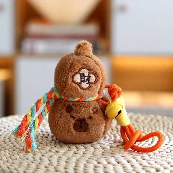 Joli porte-clés poupée en pelu