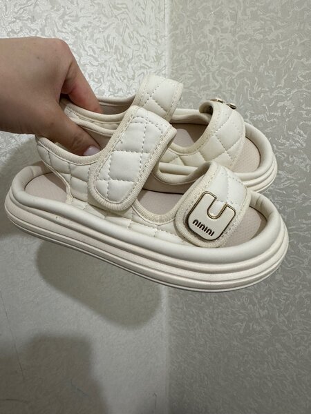 Детские сандалии