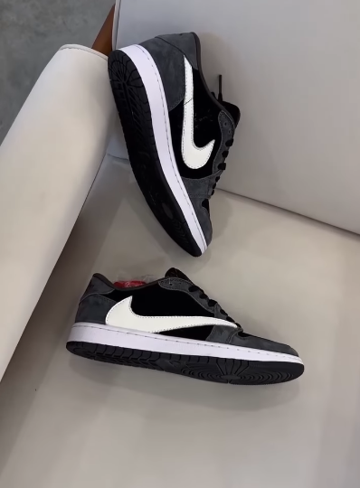 Кроссовки Air Jordan 1 low х Travis Scott черные
