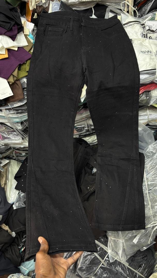 Jeans taille basse strass