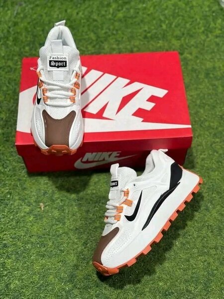 Baskets Nike colorées