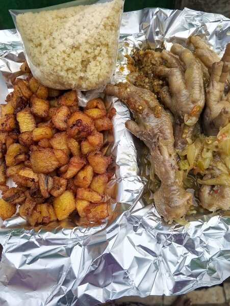 Patte de poulet avec alloco