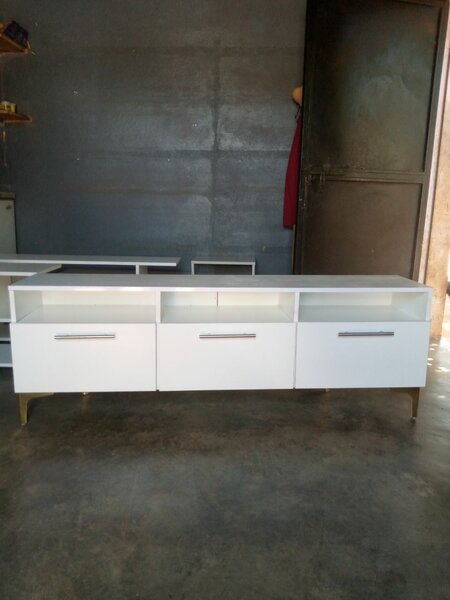 Tv stand