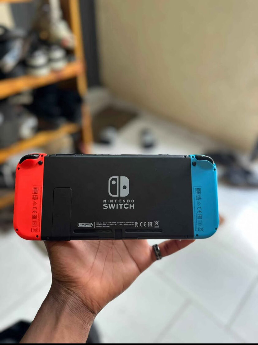 Nintendo Switch Lite rouge et bleu