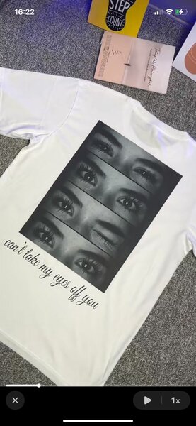 Graphic T-Shirt with Eye Print