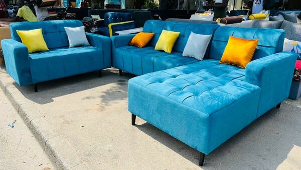 Canapé en velours bleu moderne