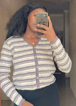 Short knitted Sweater with buttons  size: M