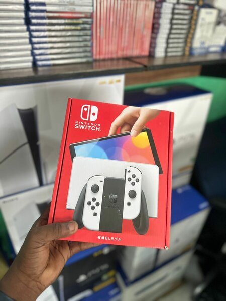 NINTENDO SWITCH OLED NEUVE SCELLÉE