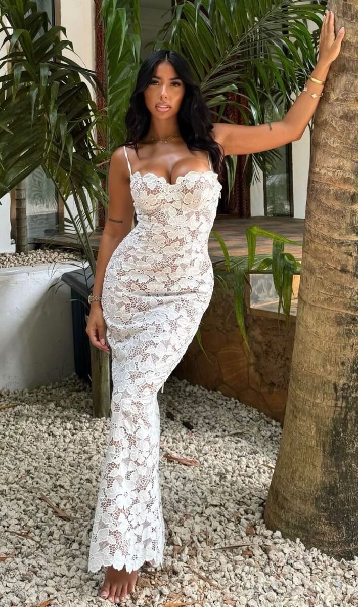 Robe longue en dentelle élégante