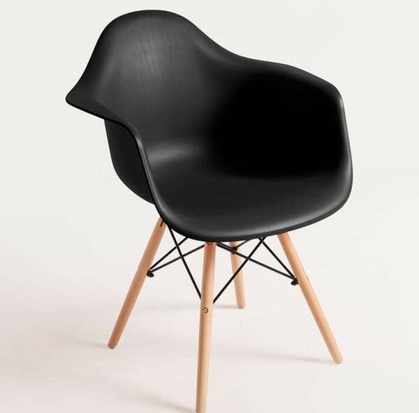 Chaise avec accoudoirs scandin