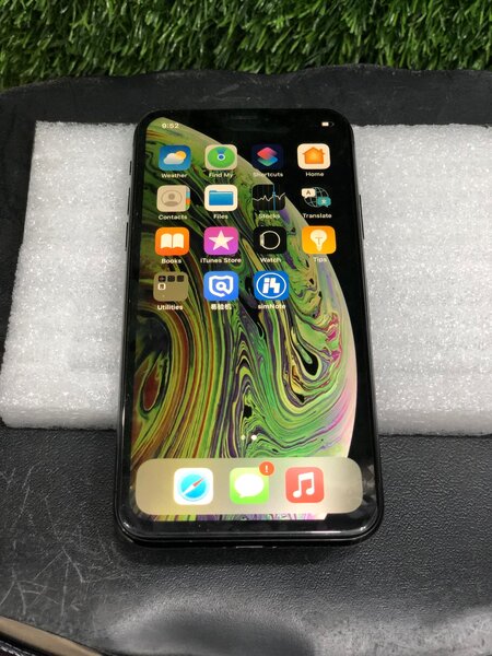 iPhone X , Xs 64GB