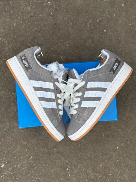 Chaussures Adidas Superstar grises