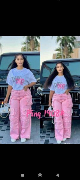 T-shirt et pantalon rose stylé