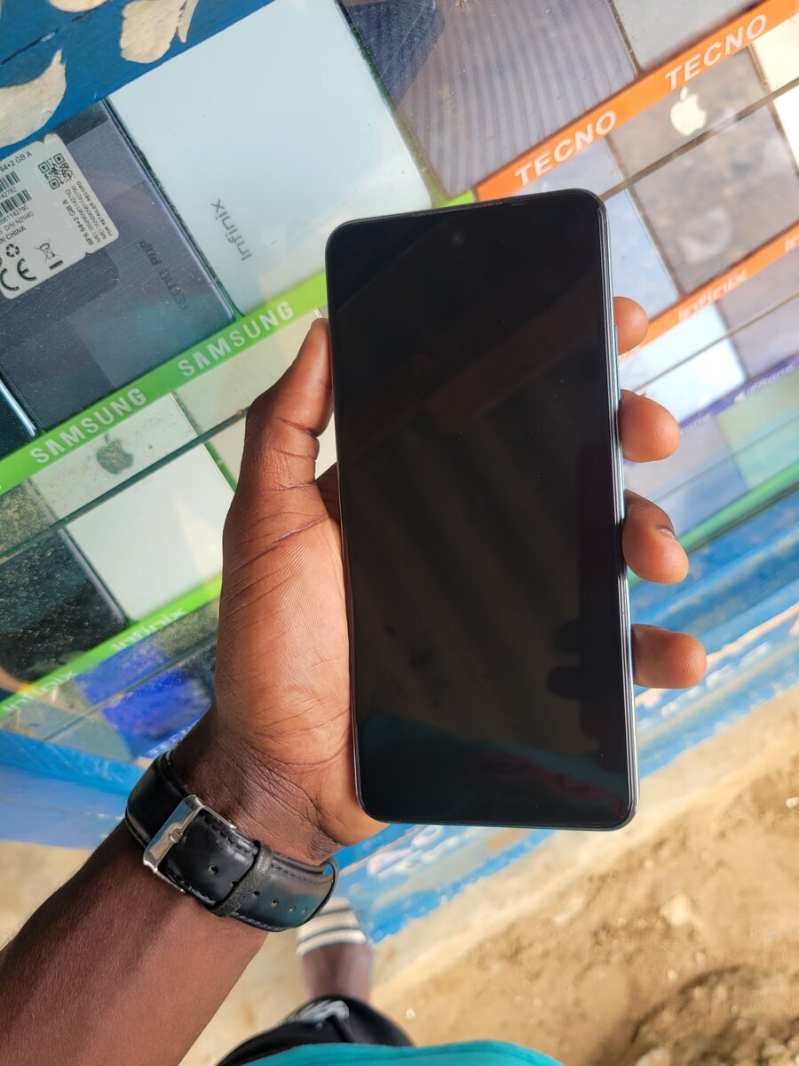 INFINIX HOT 40i 128 Giga