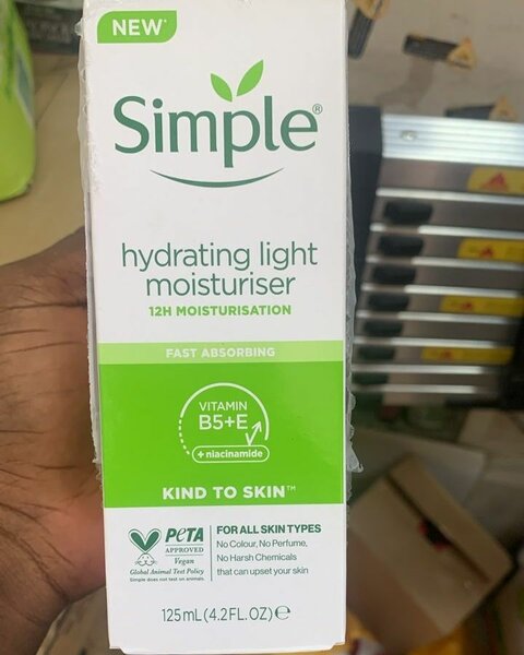 Simple hydrating Light Moisturizer