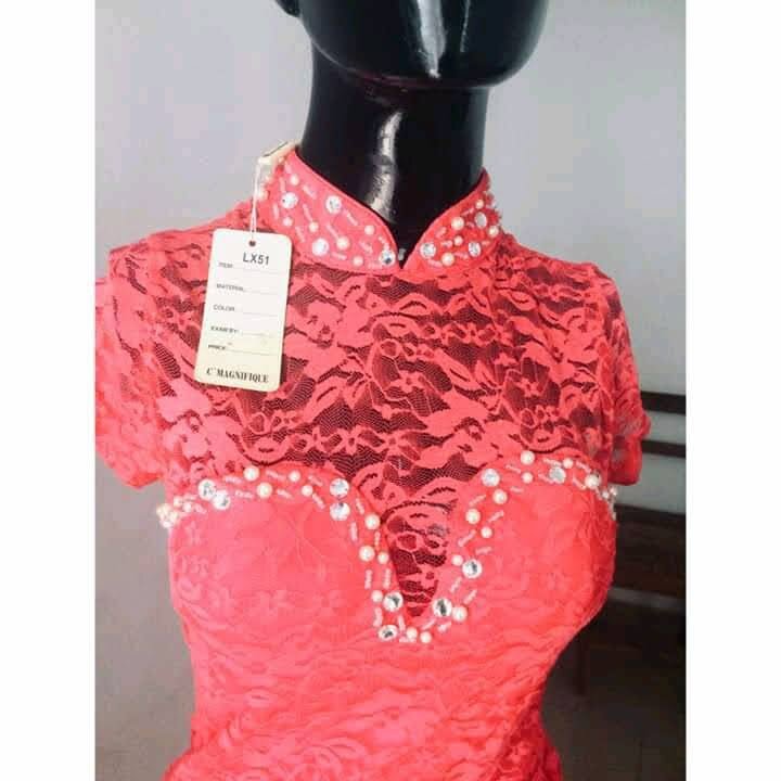 Robe rouge moulante élégante