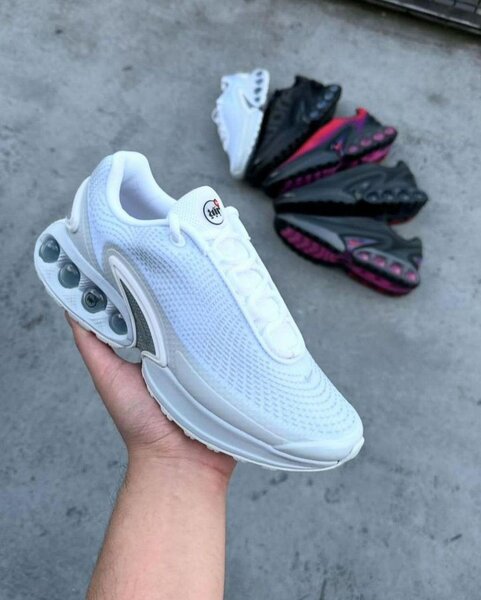 Nike air Max DN ( original dans carton )