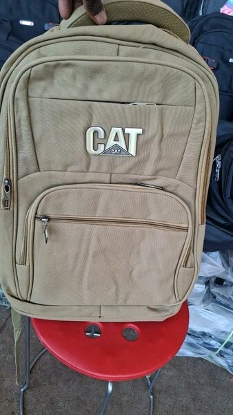 Sac à dos CAT robuste et spacieux