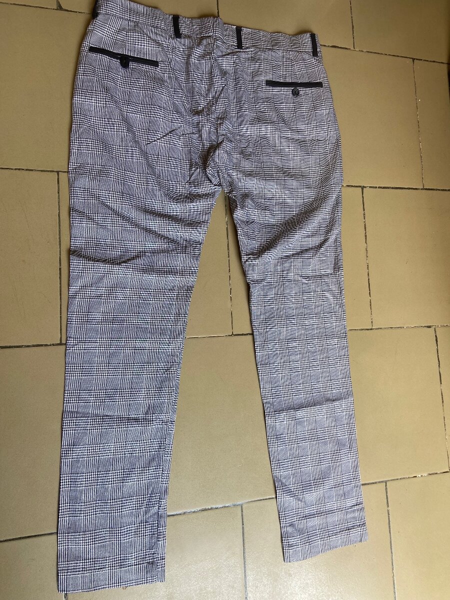 Pantalon à carreaux élégants