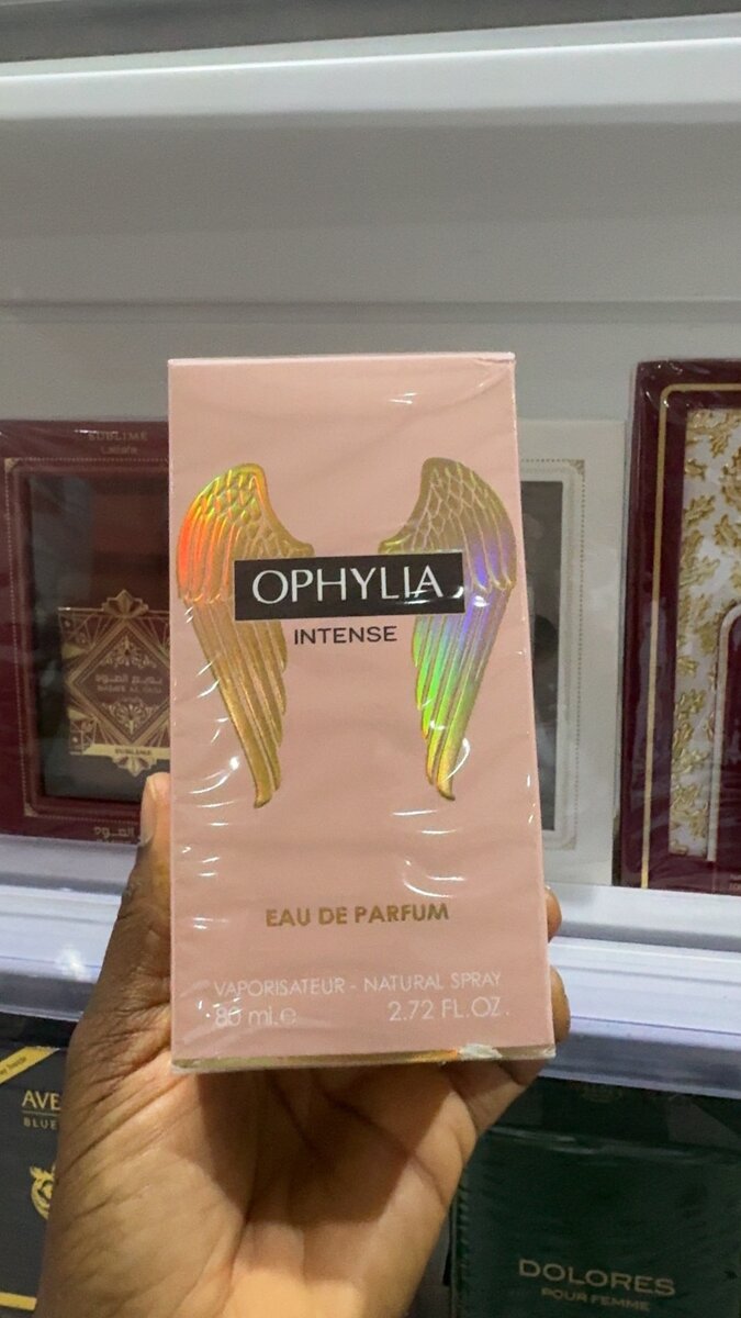 Ophylia intense