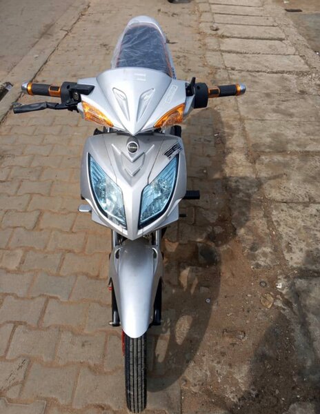 Scooter électrique Qaski élégant