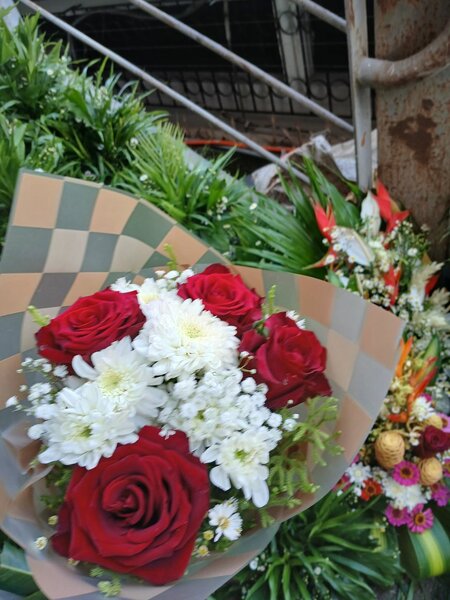 Bouquet de roses rouges fraîches