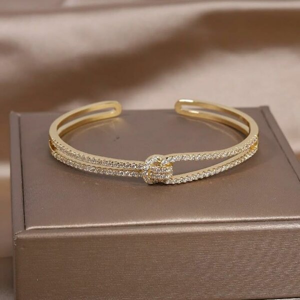 Bracelet en or avec strass