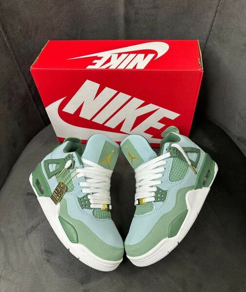 JORDAN 4