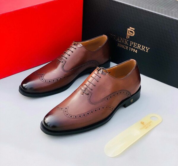 Frank Perry Solid Leather Formal Shoes